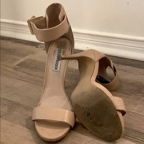 Steve Madden Nude Strappy Heels, size 7 - Picture 6 of 6